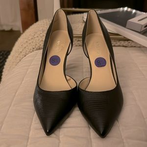 Black Nine West Pumps! Slightly worn but tons of life left! Size 8.5!